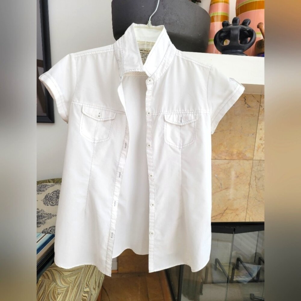Women's white top